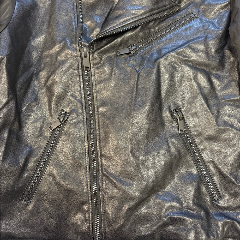 DKNY Men's Black zippered Front Jacket With Detachable Faux Fur Collar R13 - Picture 3 of 12